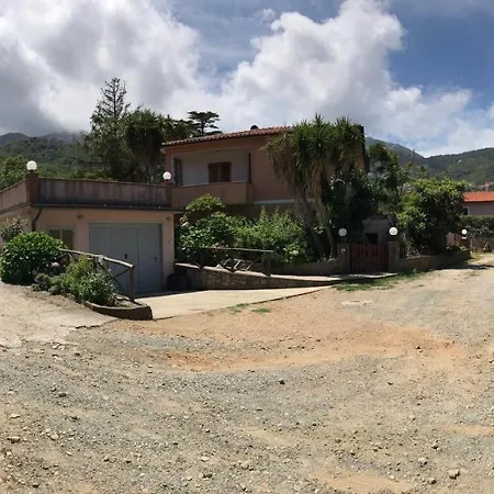 Villa Marciana Marina *